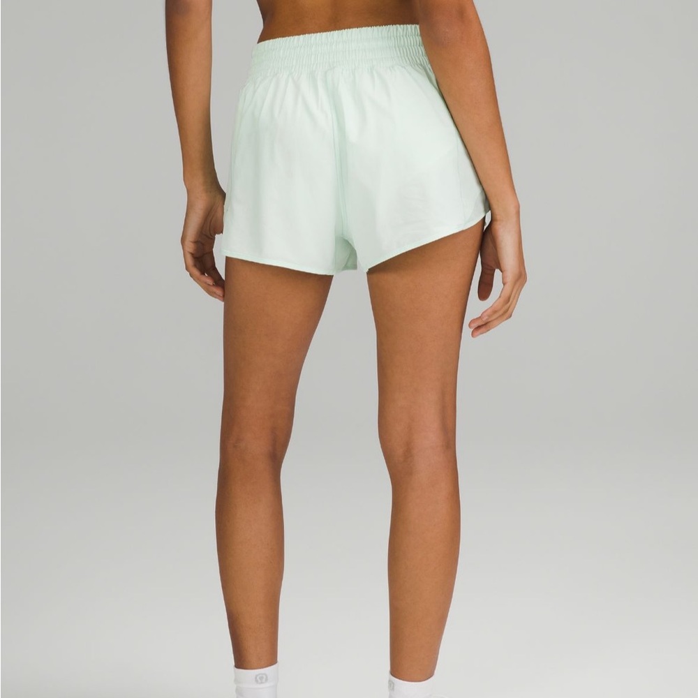 Lululemon Hotty Hot HR Short 2.5” Lined - Picture 3 of 8